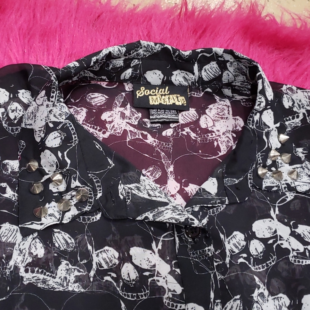 Skull Button Up Top - Picture 2 of 5